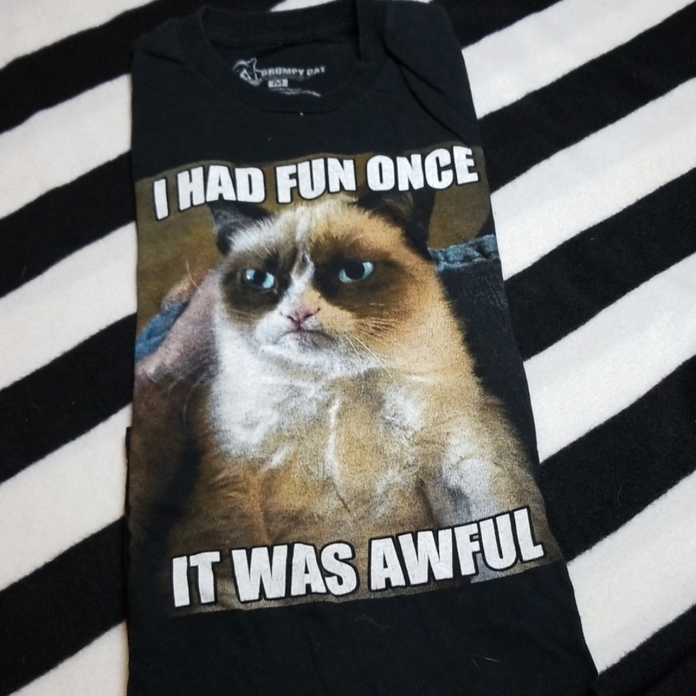 Grumpy cat tee